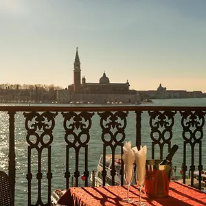 https://a-tribute-to-music-residenza.hotelinveneto.com